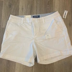 Old Navy White Everyday Shorts Size 8 5”inseam